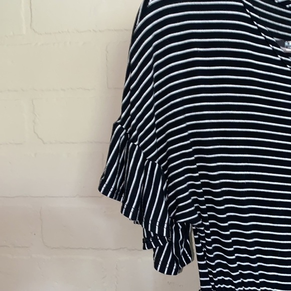 Rae Republic dress medium ruffled stretch soft short sleeve - Picture 2 of 3